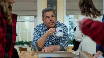 Задник до фильму"Holiday Touchdown: A Bills Love Story" #979386