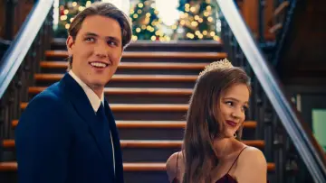 Задник до фільму "Once Upon a Christmas Crown" #1291155