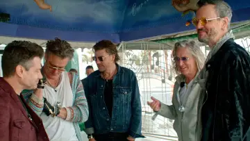 Задник до фильму"Give Me a Word: The Collective Soul Story" #710341