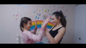 Задник до фильму"What Tomorrow Brings" #978746