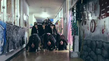 Задник до фильму"NEW GROUP" #784072