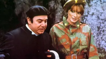 Задник до фільму "La soldatessa alle grandi manovre" #833976