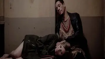 Задник до фільму "Max" #1920854