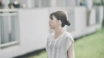 Задник до фильму"君の顔では泣けない" #805901
