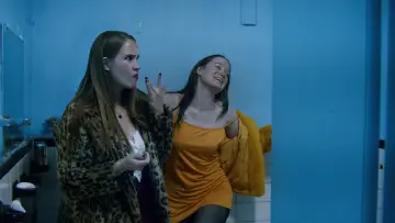 Задник до фильму"Messy Legends" #1167340