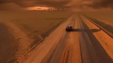 Задник до фільму "L