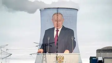 Задник до фільму "Die Nuklearfalle - Putins Deals mit dem Westen" #1634082