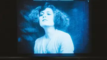 Задник до фільму "Elvira Notari . Oltre il silenzio" #699824