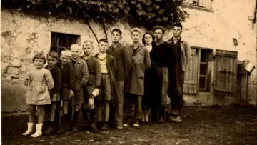 Задник до фільму "Papa, t