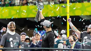 Задник до фильму"Super Bowl Champions: The 2024 Philadelphia Eagles" #980991