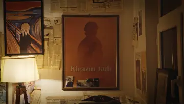 Задник до фильму"Kırağı Tutmuş Yaprak" #1192635