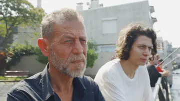 Задник до фильму"Kırağı Tutmuş Yaprak" #776784
