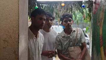 Задник до фільму "මෝඩ තරිඳු" #903594