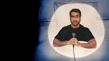 Задник до фільму "Kumail Nanjiani: Night Thoughts" #785463