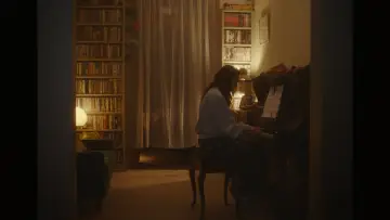 Задник до фільму "While It Lasts" #1886999