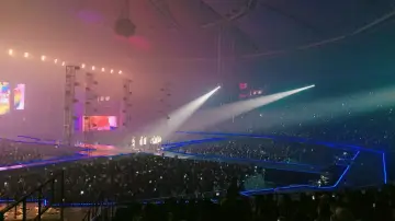 Задник до фільму "2016 방탄소년단 라이브 화양연화 온 스테이지 : 에필로그 리마스터링" #1524098