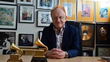 Задник до фильму"Peter Asher: Everywhere Man" #928102