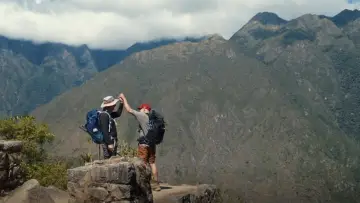 Задник до фільму "Bob and David Climb Machu Picchu" #1766161