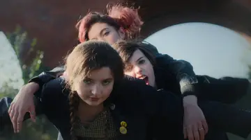 Задник до фільму "7 Miles Out" #1715803
