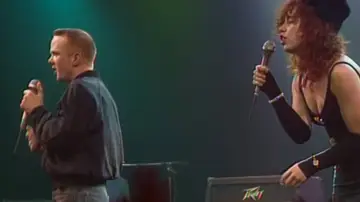 Задник до фильму"Jimmy Somerville, rebelle queer de la pop anglaise" #928268