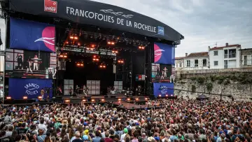 Задник до фильму"Hoshi aux Francofolies de La Rochelle" #1298467