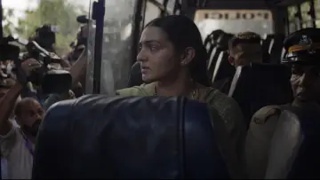 Задник до фільму "പ്രഥമ ദൃഷ്ട്യ കൂറ്റുകാർ" #1645805
