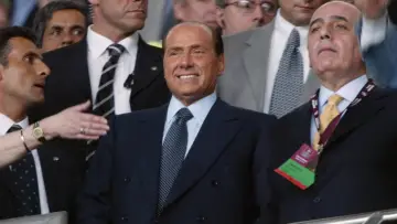 Задник до фильму"Berlusconi: Condemned to Win" #637367