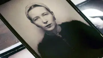 Задник до фильму"Le deuxième sexe : Sur les traces de Simone de Beauvoir" #1172344