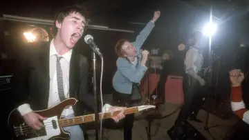 Задник до фильму"I Was a Teenage Sex Pistol" #845533