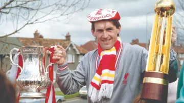 Задник до фильму"Kenny Dalglish" #810510