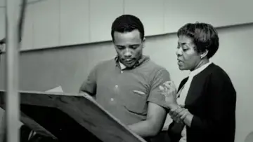 Задник до фильму"Quincy Jones, Music Man" #937581