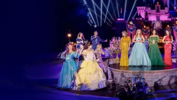 Задник до фільму "Disney Princess Concert: Celebrating 70 Years of Disneyland" #1524070
