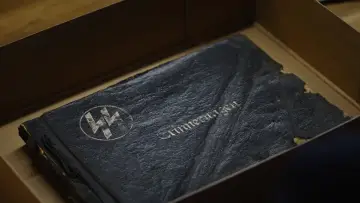 Задник до фильму"L