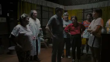 Задник до фильму"Everyone Knows Every Juan" #1140087