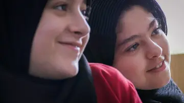 Задник до фільму "سه خواهر" #776876