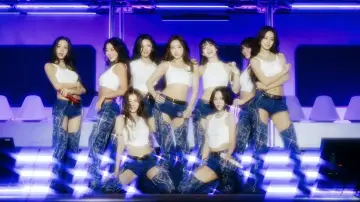 Задник до фільму "TWICE: Up Next - Lollapalooza Chicago 2025" #1798150