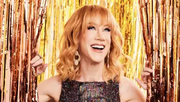 Задник до фільму "Kathy Griffin: My Life on the PTSD-List" #1656338