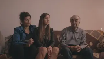 Задник до фільму "Something Familiar" #810355