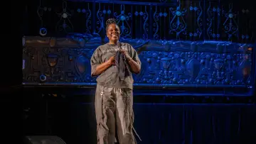Задник до фільму "Leslie Jones: Life Part 2" #1571830