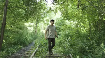 Задник до фільму "TRAINTRACKS" #1760255