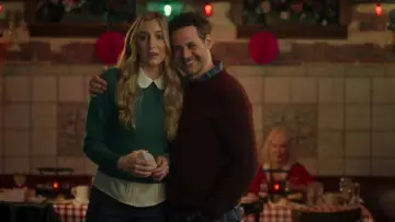 Задник до фільму "A Very Merry Breakup" #1863953