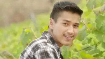 Задник до фильму"အနမ်းဝိုင်" #969914