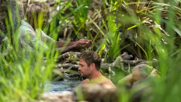 Задник до фильму"Chris Hemsworth: A Road Trip to Remember" #625403