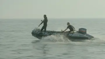 Задник до фільму "Beyond Borders with Bear Grylls: Bahrain" #1574978