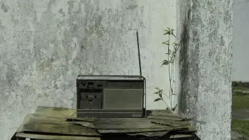 Задник до фільму "PRK-30 - O Rádio pelo Avesso" #1578368
