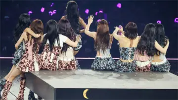 Задник до фільму "TWICE WORLD TOUR [THIS IS FOR] in Incheon" #1568715