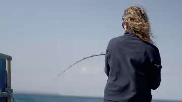 Задник до фильму"She Fishes" #971422