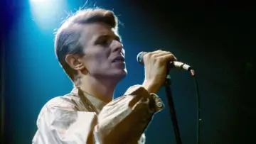 Задник до фильму"Bowie: The Final Act" #597955