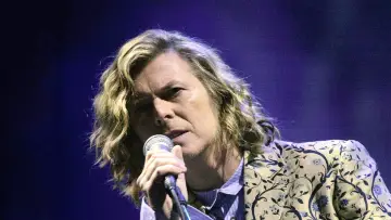 Задник до фильму"Bowie: The Final Act" #597956