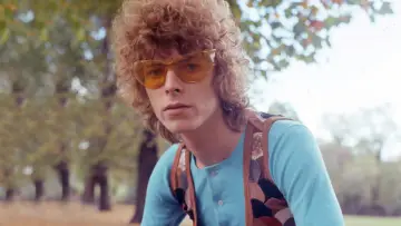 Задник до фильму"Bowie: The Final Act" #597958